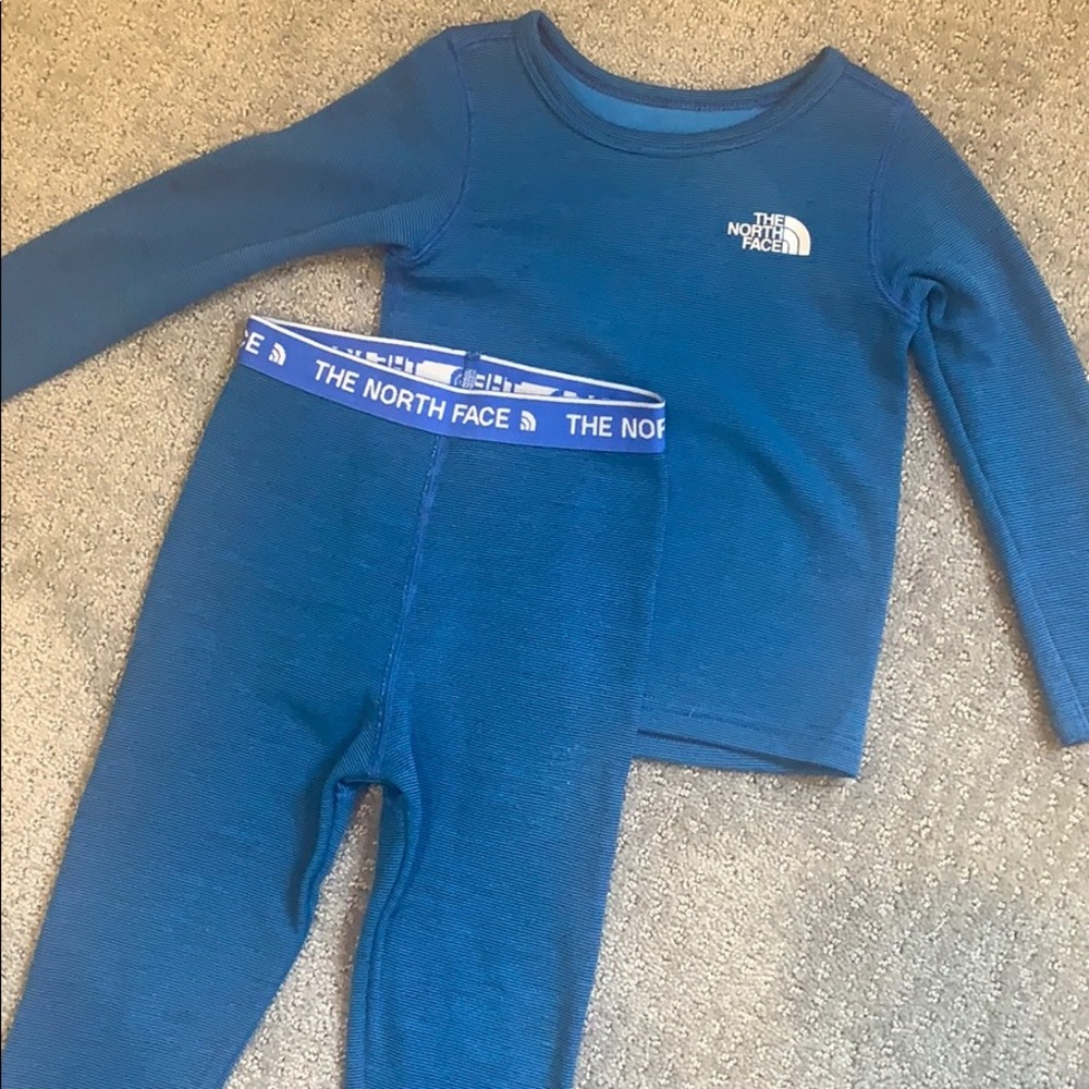 The North Face size 3T 2 piece base layer